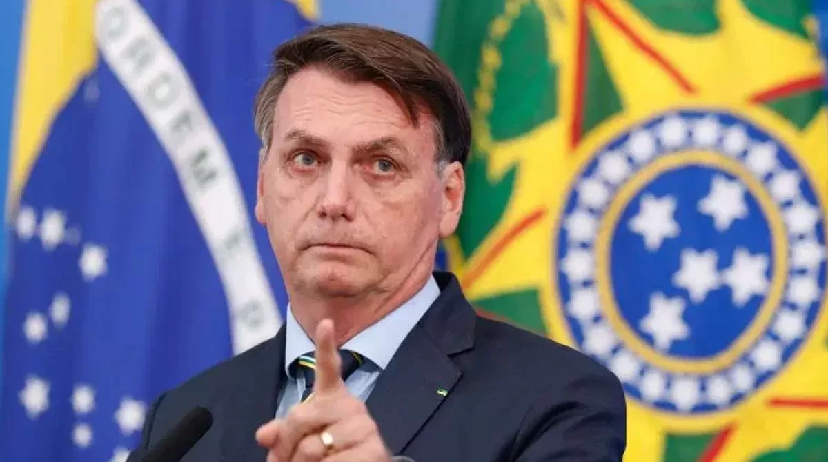 Prorrogação de auxílio emergencial é assunto para Guedes, diz Bolsonaro