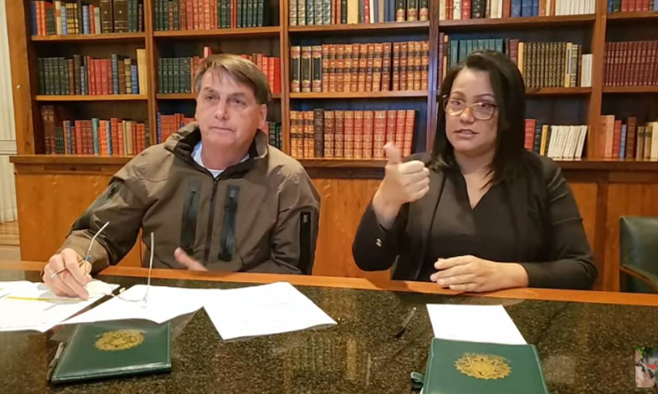 Bolsonaro cita dificuldade em estender auxílio de R$ 600