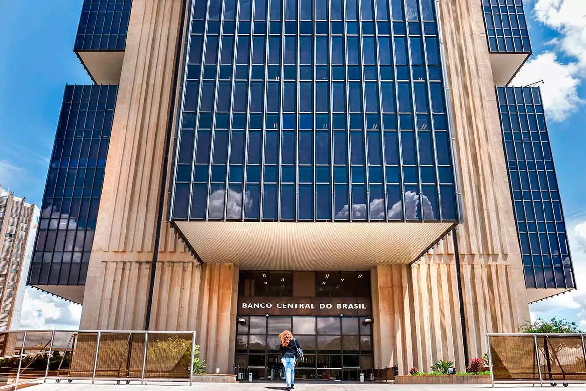 Banco Central liberou transações bancárias via WhatsApp