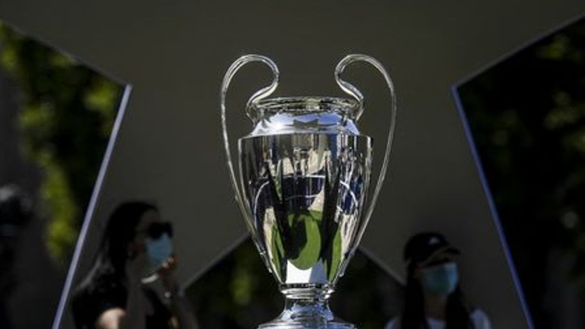 Após 56 anos, Uefa anuncia fim da regra do gol fora de casa