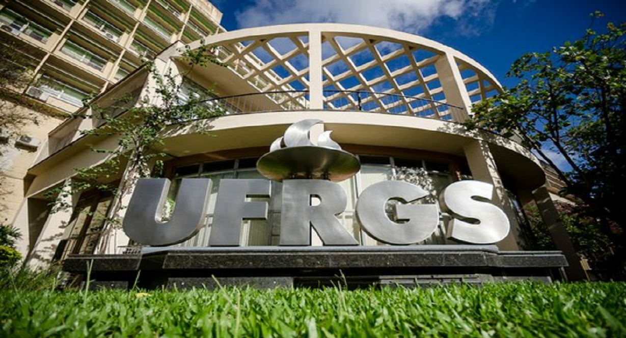 Questão resolvida envolvendo vazão e Efeito Venturi, da UFRGS