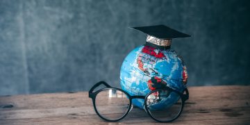 Quais bolsas de estudo que o governo oferece?