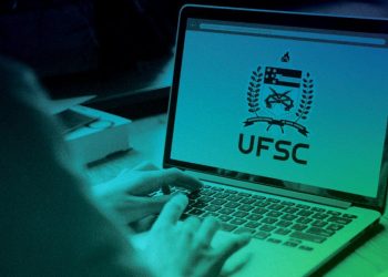Vestibular UFSC: inscrição na tela do computador
