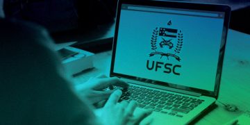 Vestibular UFSC: inscrição na tela do computador